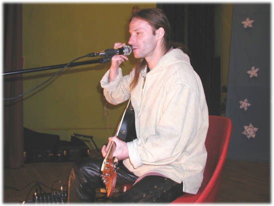 Piotr Lubertowicz w trakcie koncertu