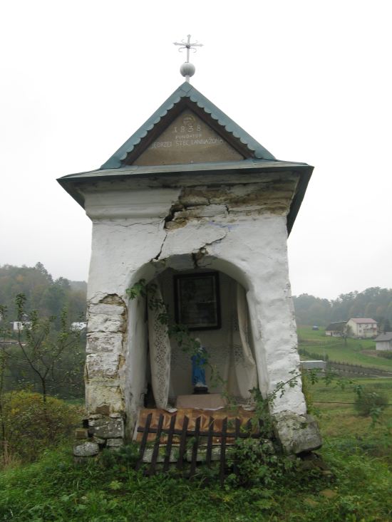 Kapliczka przed remontem